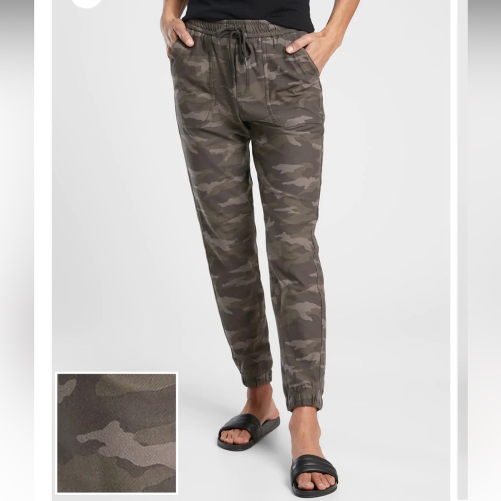 ATHLETA Farallon Jogger in Black Olive Camo 2